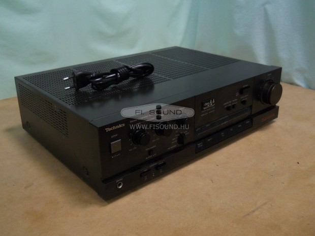 Technics SU-V60 ,2x90W,4-16 ohm,4 hangfalas sztereo erősítő