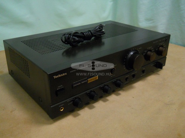 Technics SU-VX720 ,(1.) 2x100W,4-16 ohm,4 hangfalas sztereo erősítő