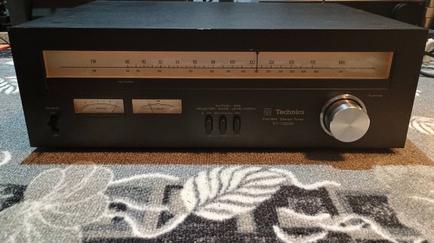 Technics St-7300 tuner, hibs