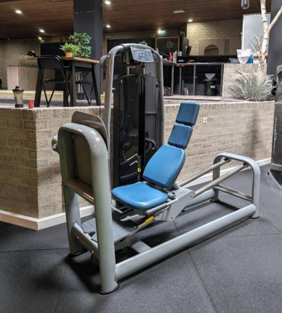Technogym Selection lábtoló gép
