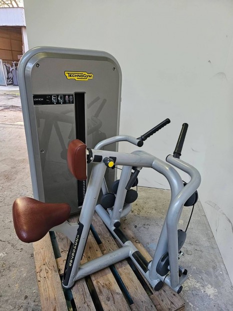 Technogym melltmaszos evez