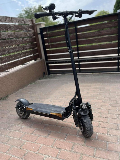 Techsend cyber monster roller eladó