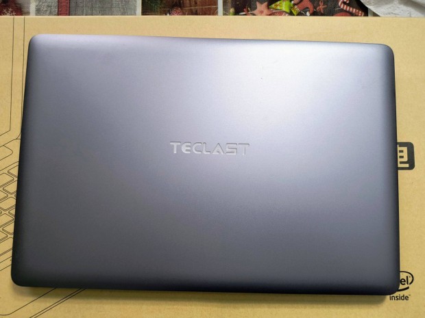 Teclast laptop jszer dobozban