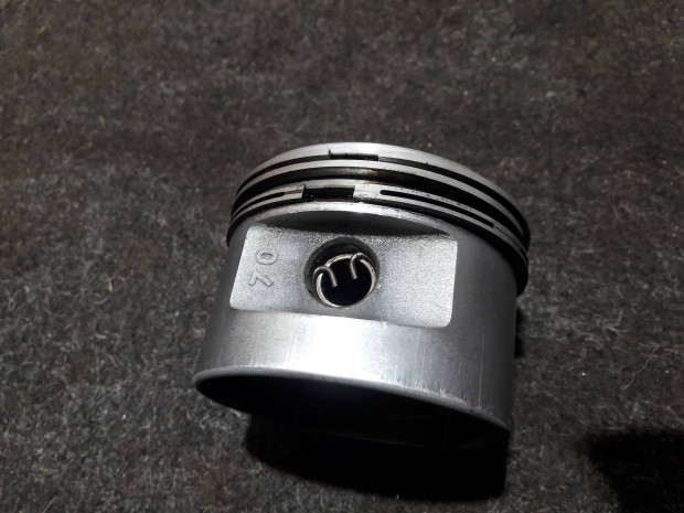 Tecumseh kapálógép / fűnyíró dugattyú szett ( 71mm )
