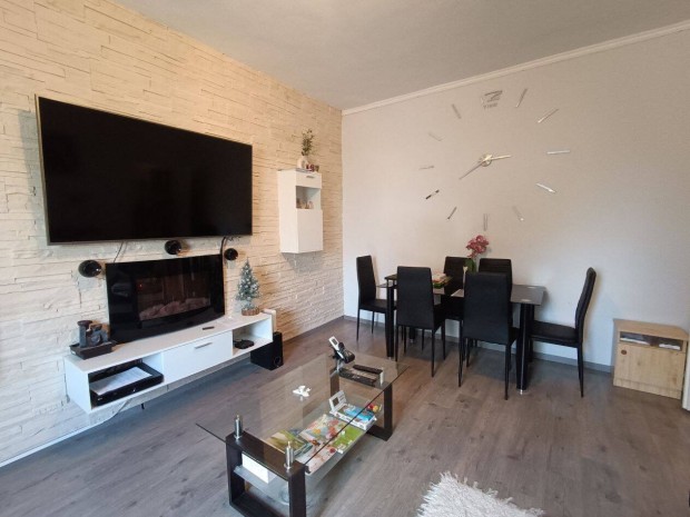 T�gla �p�t�s� Lak�s Csok Plusz Lehet�s�ggel Elad�