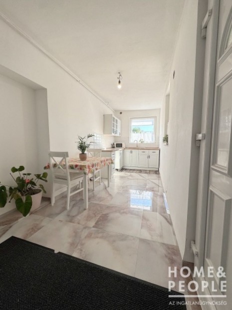 T�gla h�z Bord�nyban !