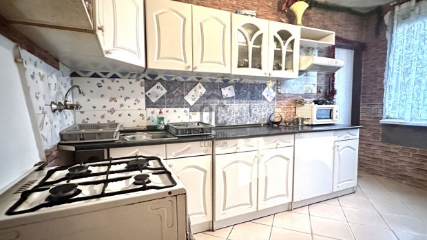 T�gl�si elad� t�gla ikerh�z