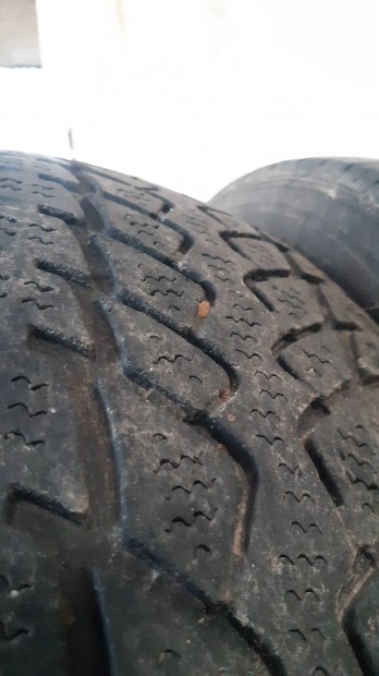 Teherauto felni gumival