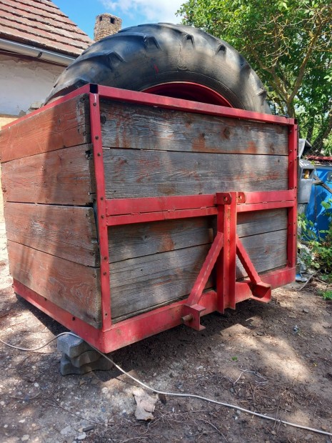 Tehersz�ll�t� fel�p�tm�ny!