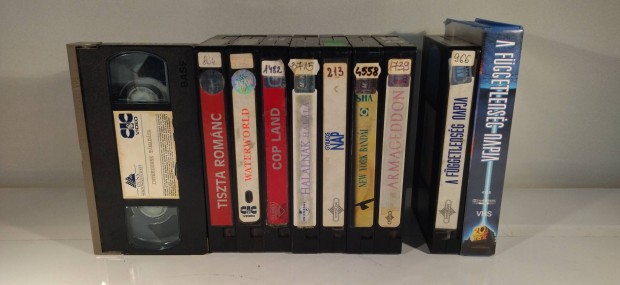 Tékás VHS videókazetta tok és borító nélkül egyben