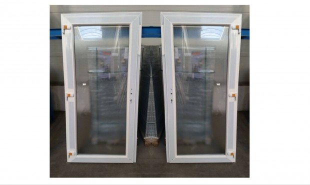 Tele üveges bejárati ajtó akár egyedi méretben 88x198, 95x205 is 