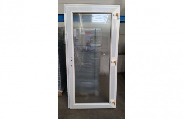Tele üveges bejárati ajtó akár egyedi méretben is 88x198, 95x205 cm