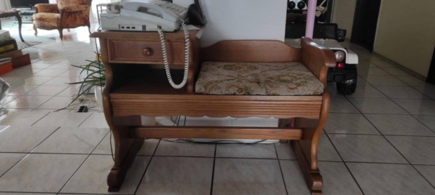 Telefon asztalka, ülőkével
