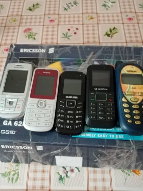 Telefonok tltvel egytt (nem mai darabok) 