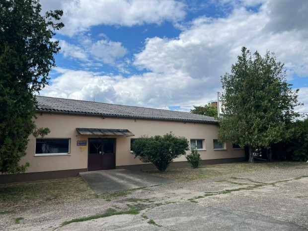 Telephely Taksonyban