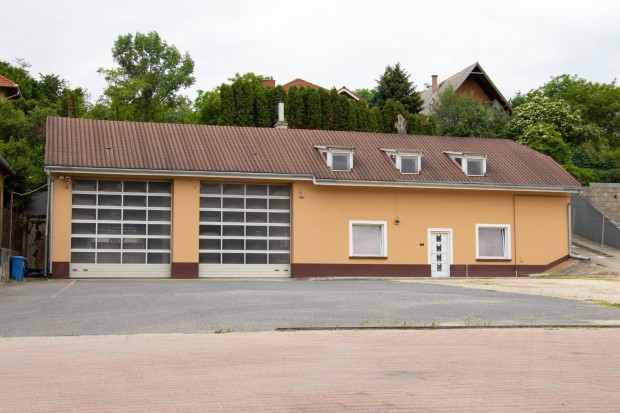 Telephely �s m�hely Biatorb�gyon