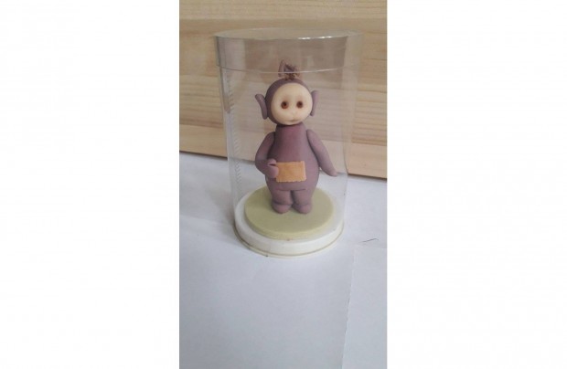 Teletabi Tinky Winky marcipn figura dekorci nem fogyaszthat 8 cm