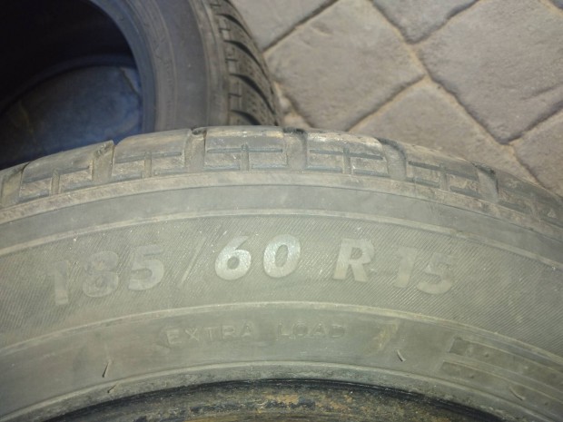 Téli 185/60 R15 XL gumi párban