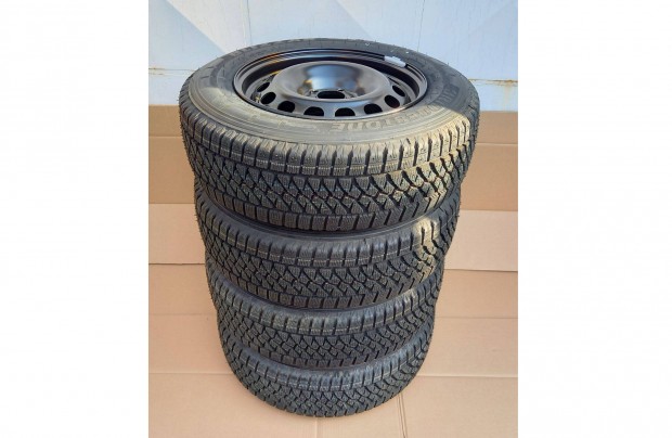 Tli Kerk Garnitra Bridgestone 215/65R16C - j