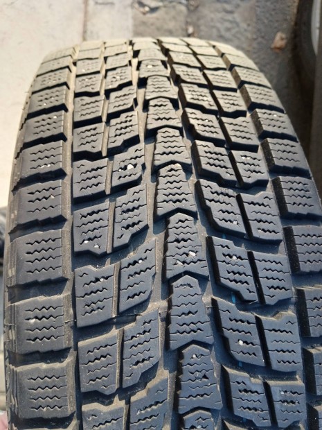 Tli (Dunlop) autgumi elad (235/55R18)