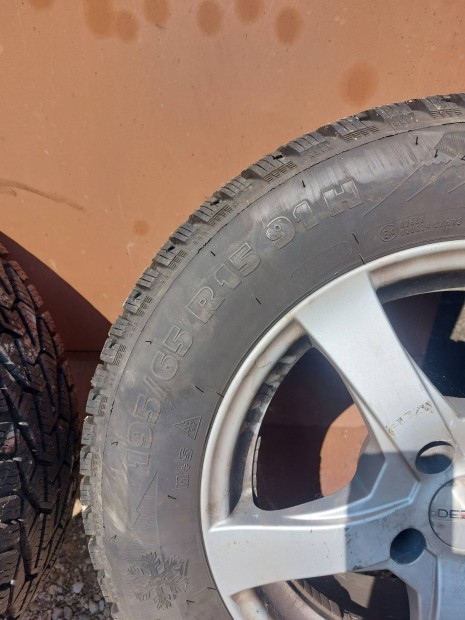 Tli garnitira elado!