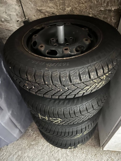 Téli gumi 165/70 R14 lemezfelnivel