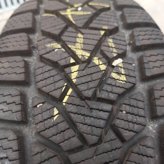 Tli gumi 185/65 R15 Uniroyal