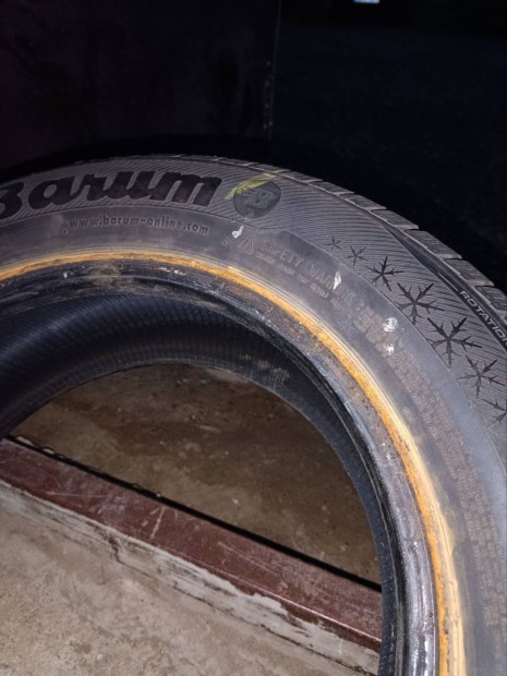 Tli gumi 195/65/15 elad.