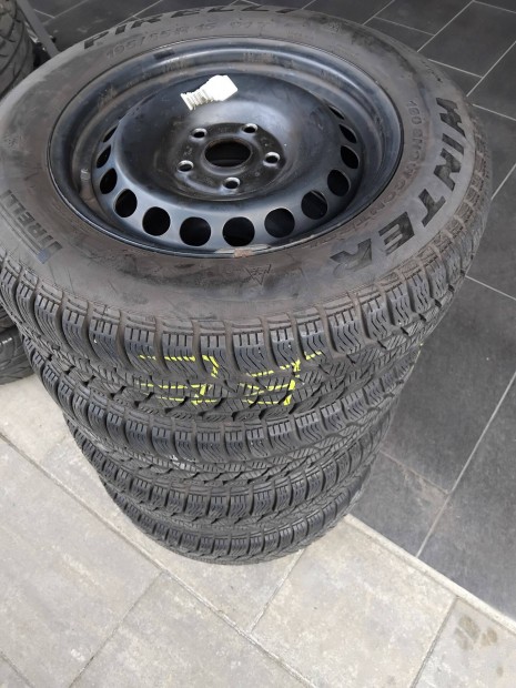 Tli gumi 195/65 R15 Pirelli Volkswagen felnikkel