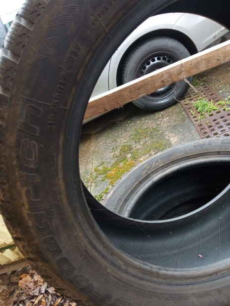 Tli gumi 215/55 R17