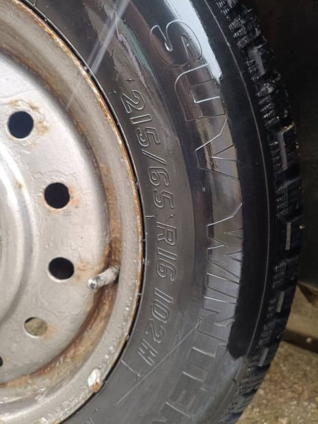 T�li gumi 215/65R16 Taurus 
