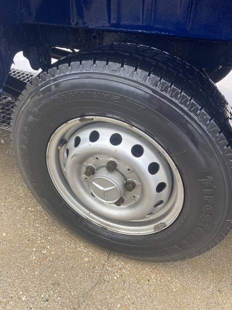 Tli gumi 225/70 15C elad 