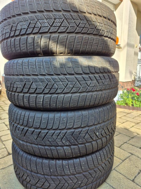 Tli gumi 235/55 R18 Pirelli Winter Scorpion SEAL defekttr