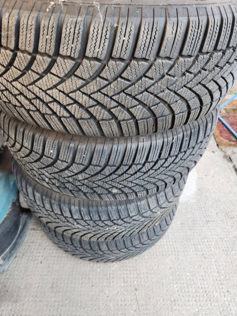 Téli gumi Bridgestone Blizzak LM005 205/55/R16 - 4db (2022-es gyártás)