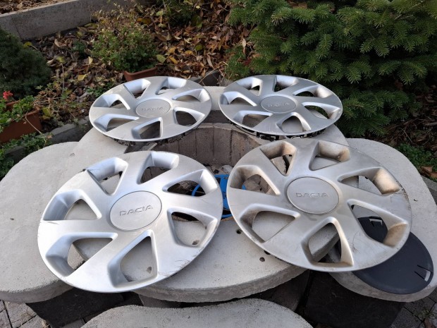 Tli gumi Dacia felni dsztrcsa