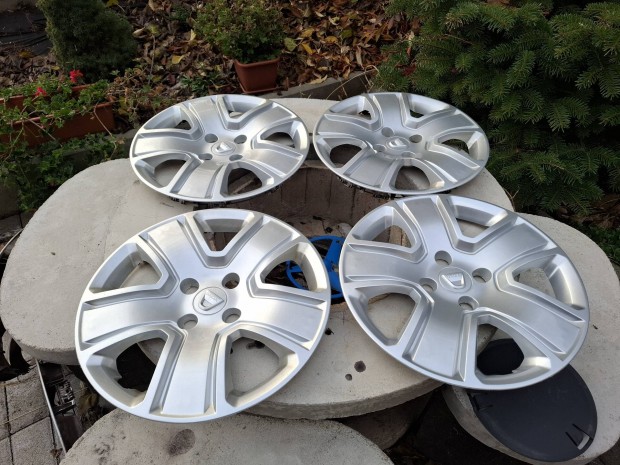 Tli gumi Dacia felni dsztrcsa