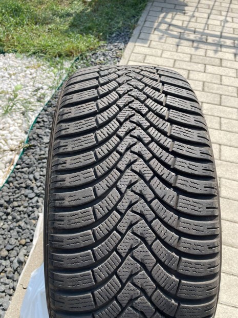 Tli gumi Falken Eurowinter 245/45 R18