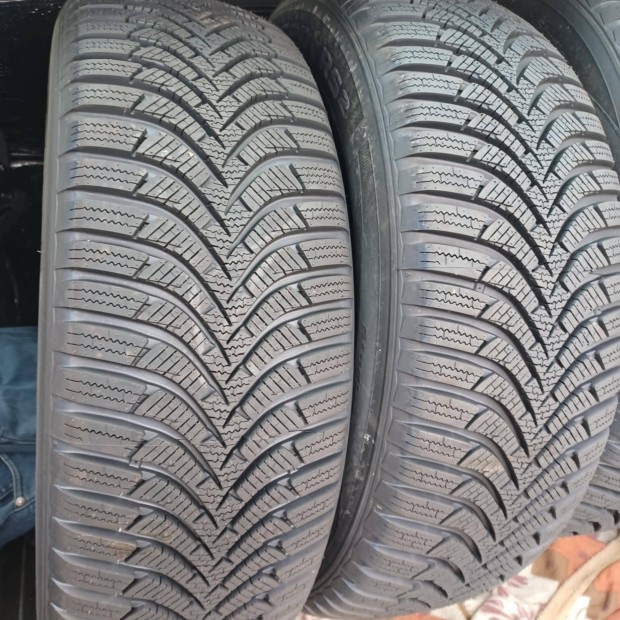 Tli gumi Hankook(j) 215/65R16