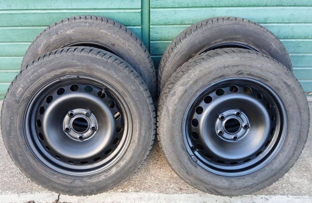 Téli gumi Nokian 4 db 205/60 R16 96H XL acélfelnin Renault Sc