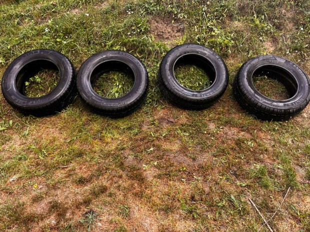 Tli gumi Petlas Explero 235/65R17