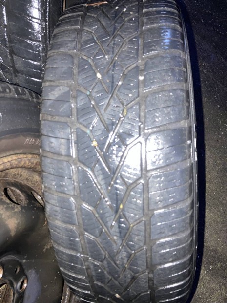 Tli gumi Renault lemez felnin.