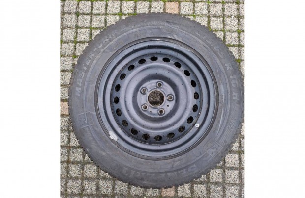 Tli gumi Semperit 215/65 R16 4 db a felnik ajndk(Nissan)