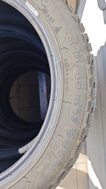 Tli gumi Taurus Winter 225/45R17 alig futott llapotban
