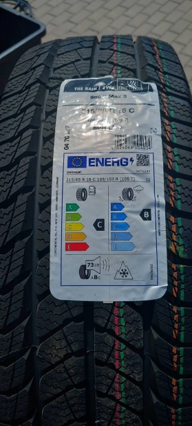 Téli gumi Uniroyal Snowmax 3 215/65R16 C kisáruszállítóra Új eladó