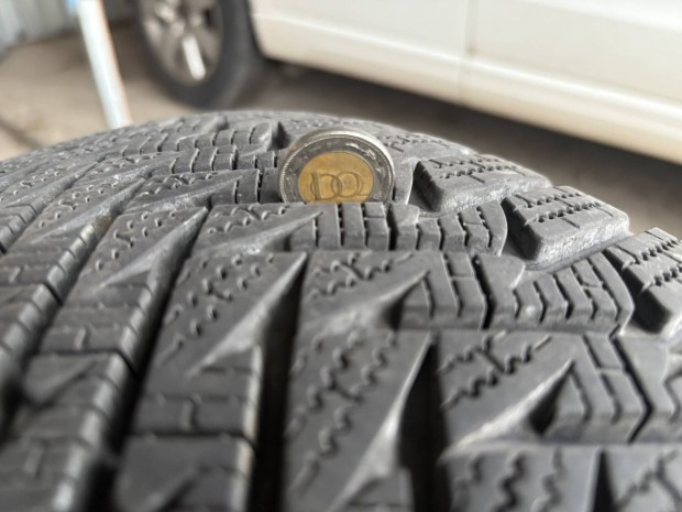Tli gumi, 225/55/17, Laufenn (Hankook gyartas) 17R teli gumi