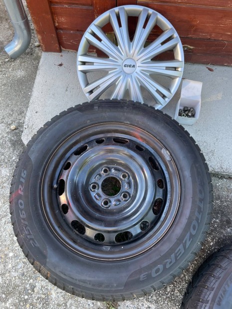 Tli gumi + aclfelni szett 215/60 R16 Pirelli Sottozero 3