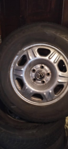 Tli gumi, alufelni, tli kerk Hondra