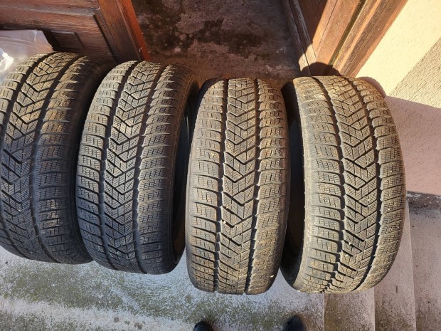 Tli gumi, gumiabroncs,  pirelli scorpion winter 255/55/18