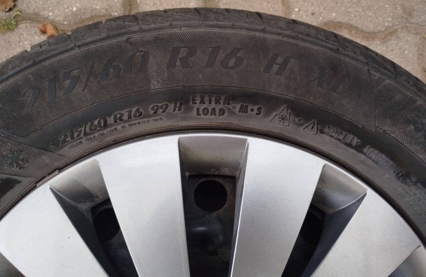 Tli gumi acl felnin dsztrcsval, hasznlt, 4 db