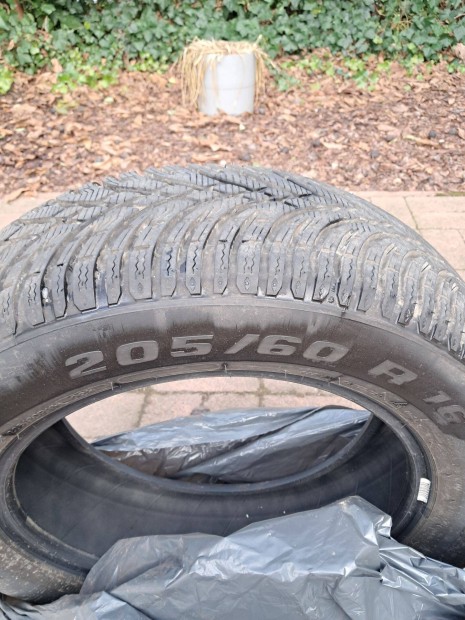 Tli gumi autgumi Bfgoodrich winter 205 60 R16 19000
